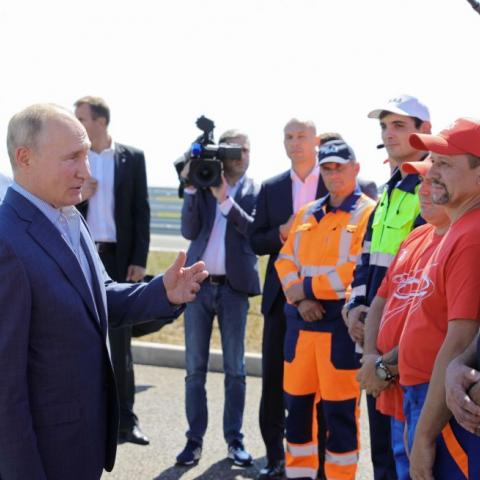Путин открыл трассу "Таврида"  